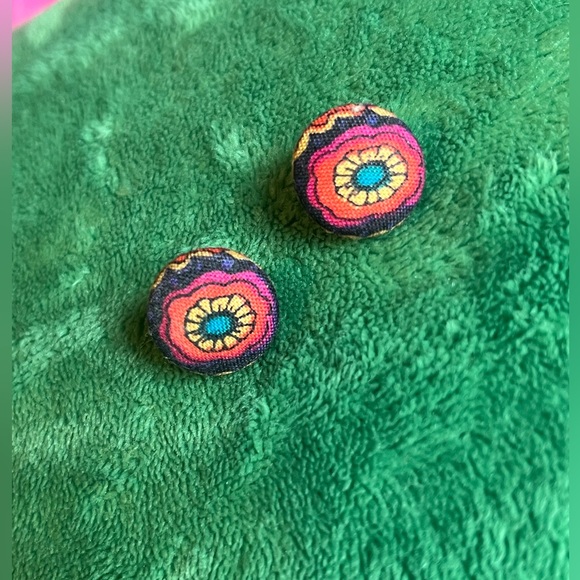Vintage Fabric Button Earrings - Picture 4 of 4